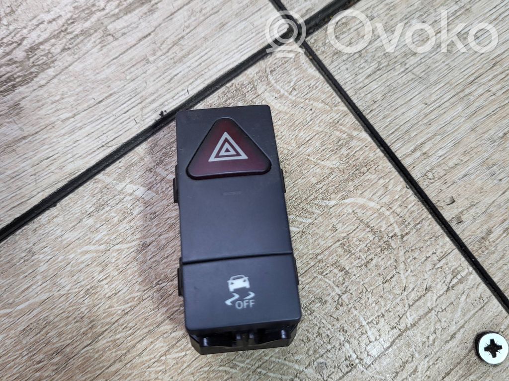 Mercedes-Benz E W212 Hazard light switch 