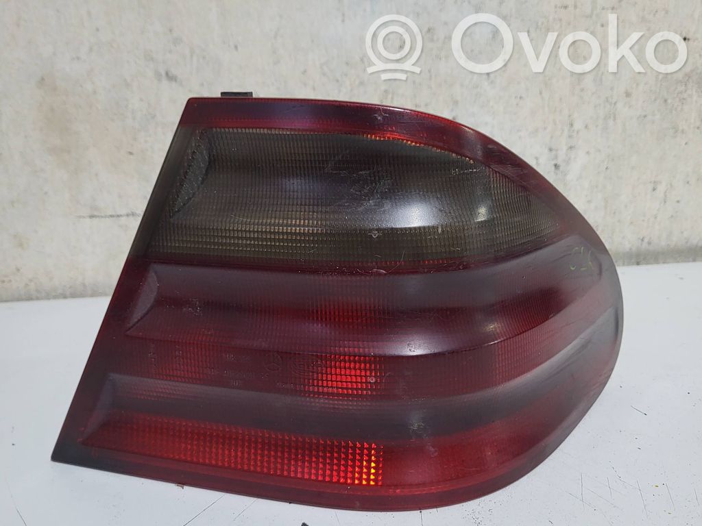 Mercedes-Benz CLK A208 C208 Lampa tylna 