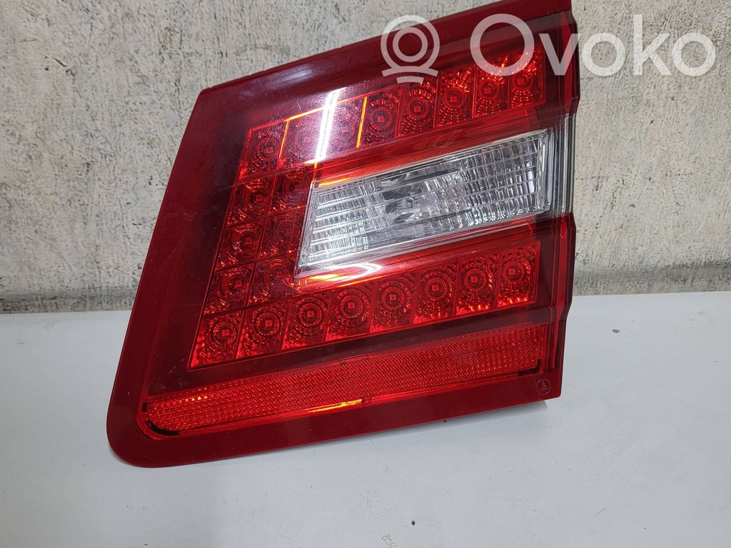 Lampy tylnej klapy bagażnika   2128201064,281T22009,89092921
