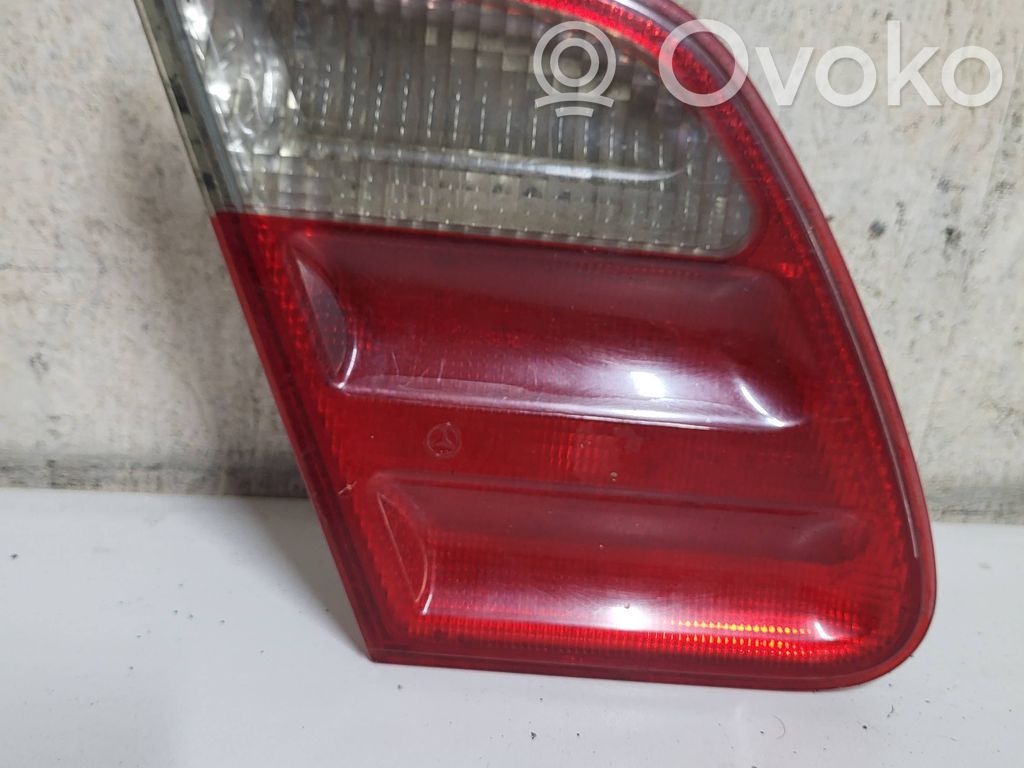 Mercedes-Benz E W210 Lampa tylna 