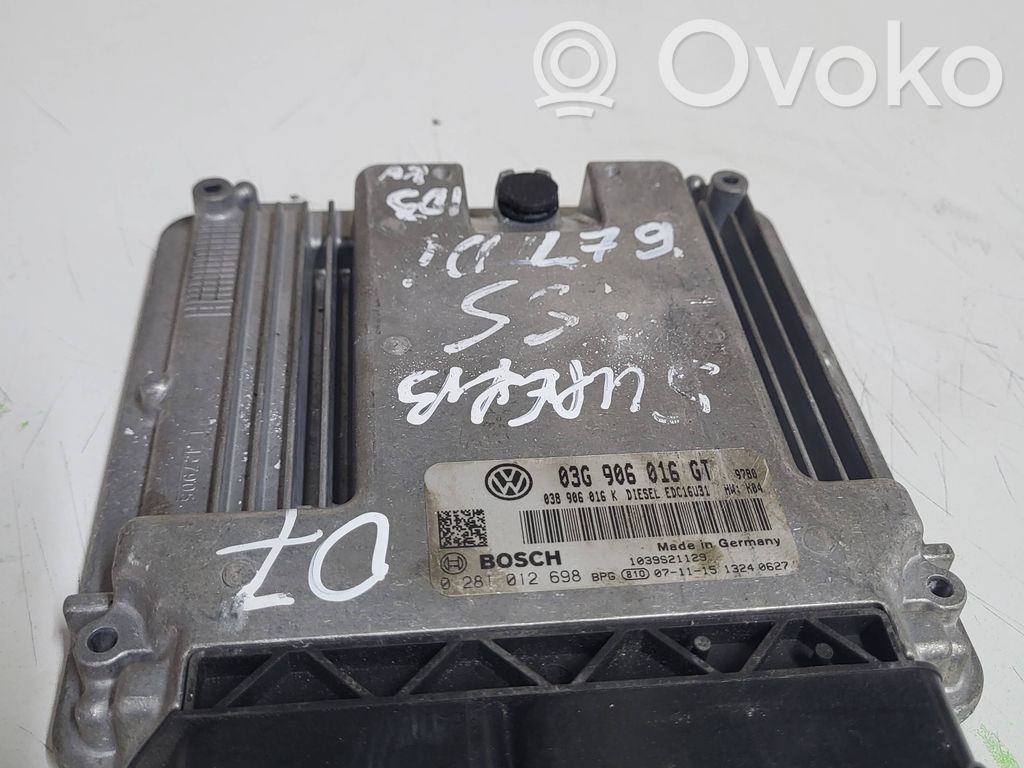 Volkswagen PASSAT B5.5 Engine control unit/module 