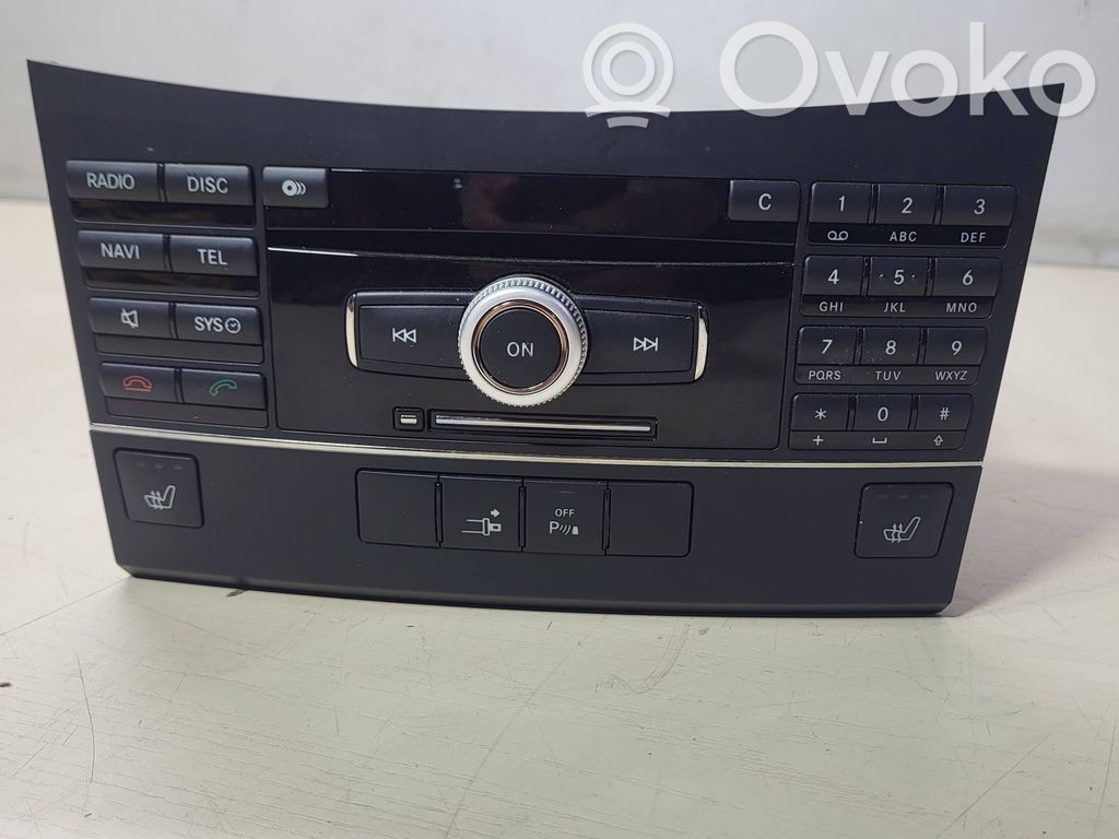 Mercedes-Benz E W212 Panel / Radioodtwarzacz CD/DVD/GPS 