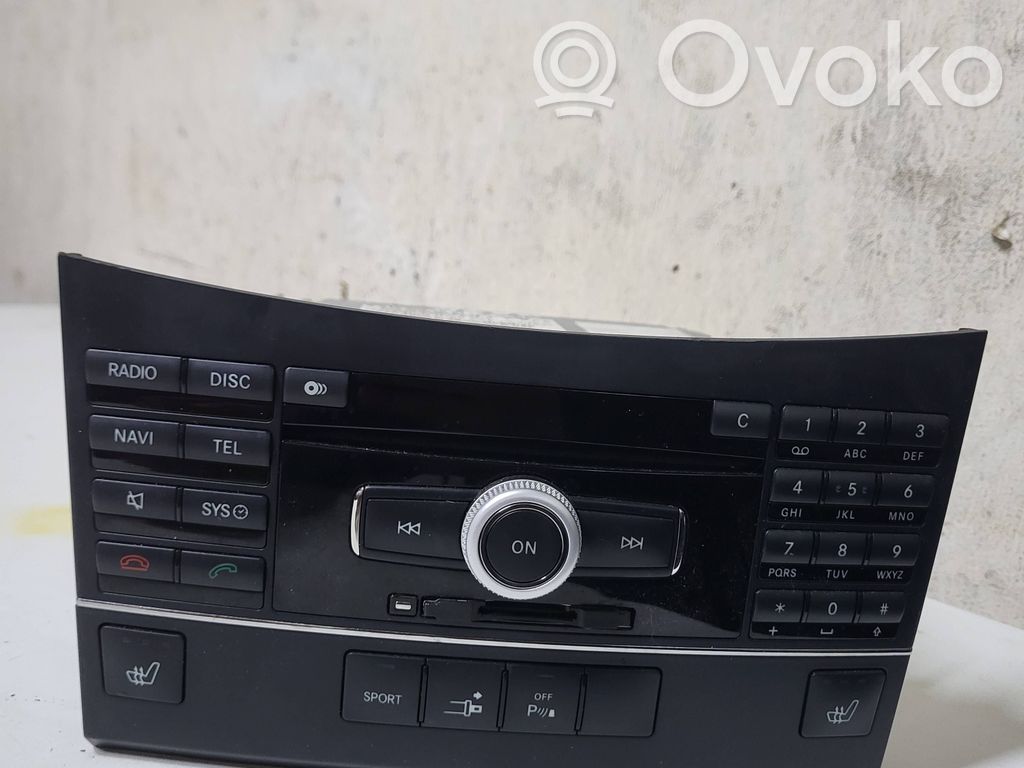 Panel / Radioodtwarzacz CD/DVD/GPS   A2129063001,A2128700589,A2129029501