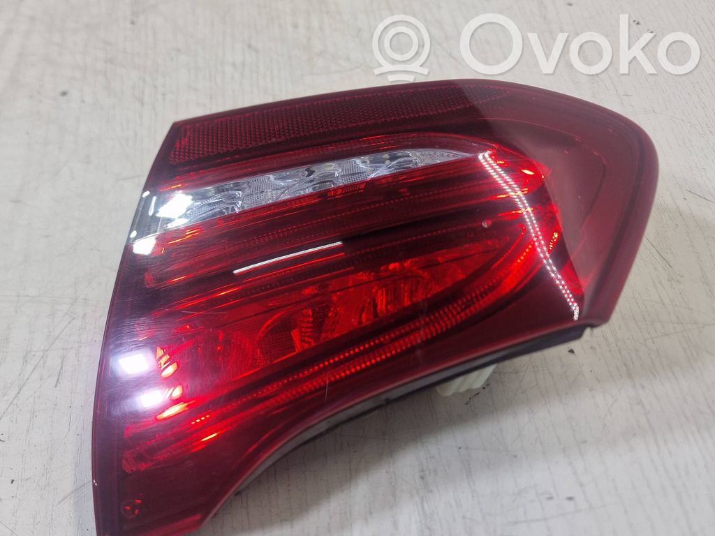 Mercedes-Benz C W205 Lampy tylnej klapy bagażnika 