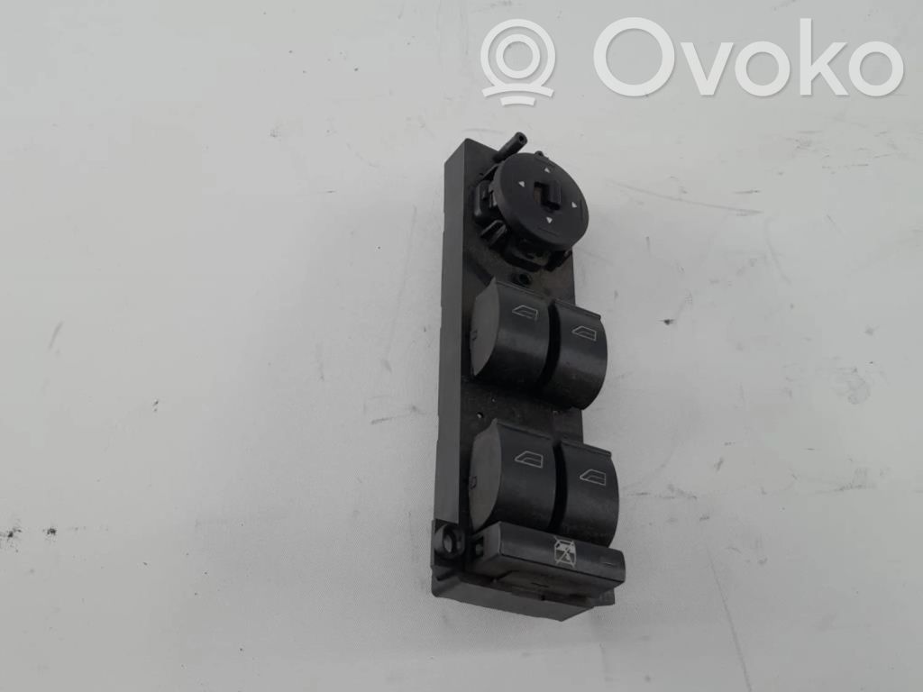 Interruptor del elevalunas eléctrico   031681