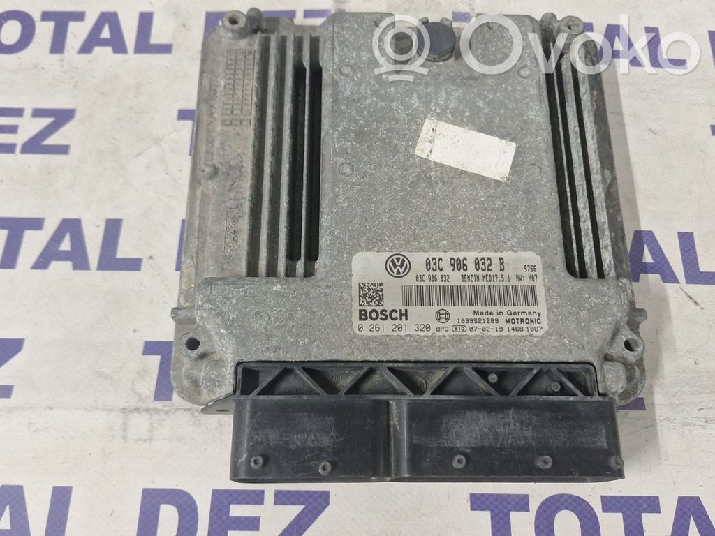 Volkswagen Golf V Engine control unit/module 