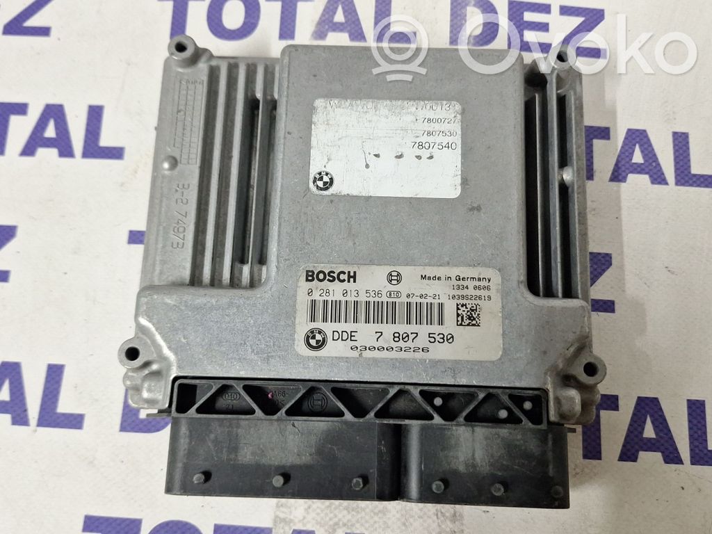 Unidad de control/módulo del motor   0281013536,7807530