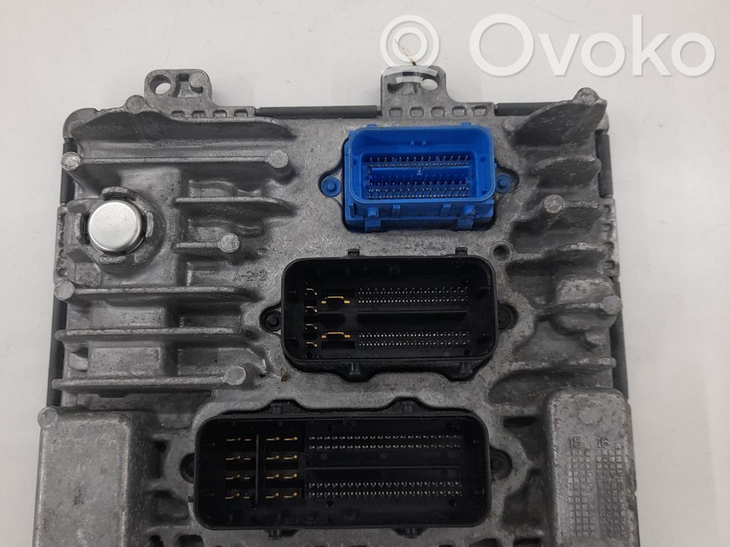 Opel Insignia A Engine control unit/module 