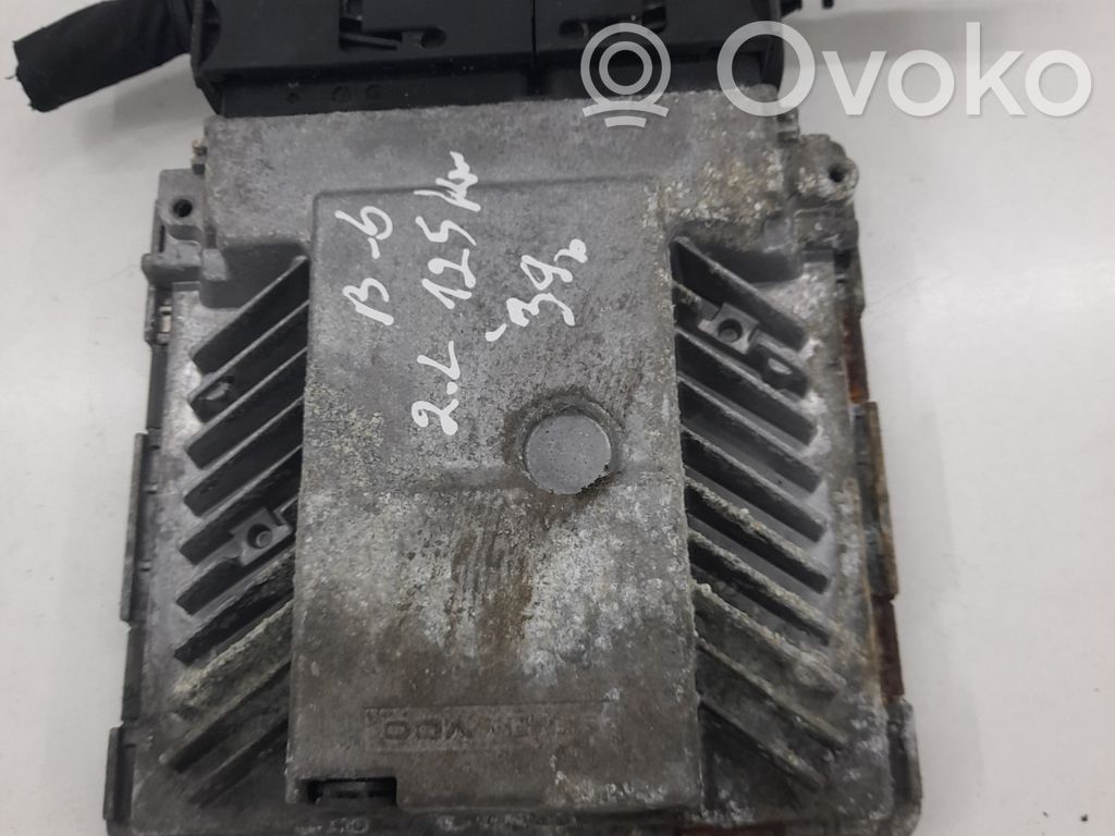 Volkswagen PASSAT B6 Engine control unit/module 