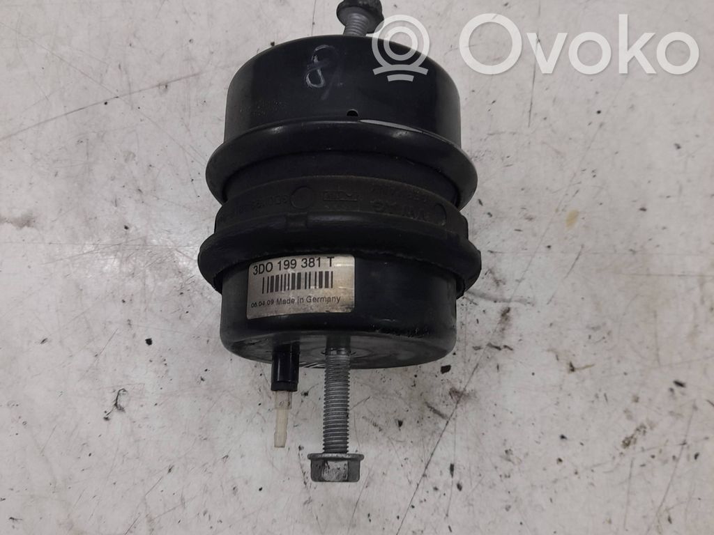 Volkswagen Phaeton Engine mount bracket 