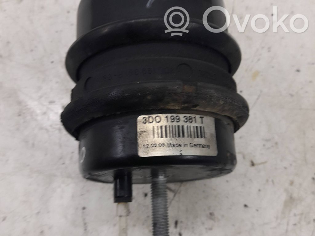 Volkswagen Phaeton Engine mount bracket 