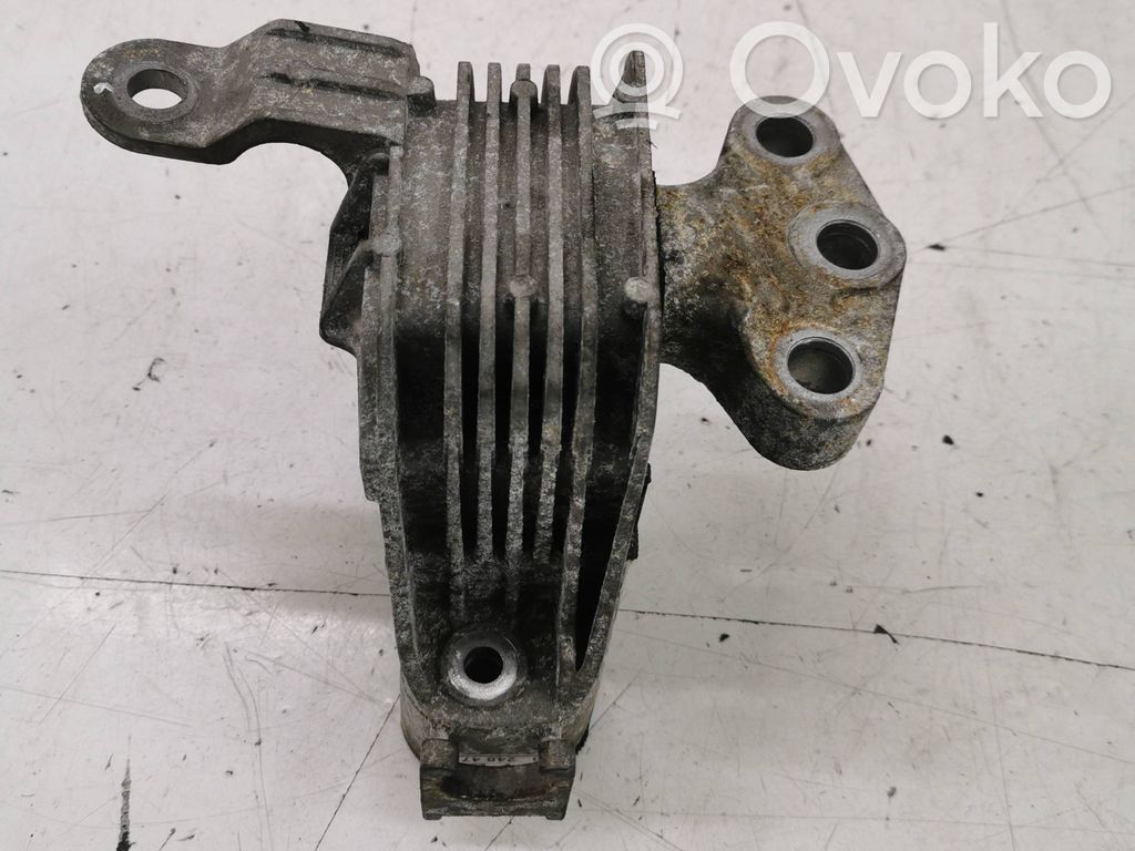 Opel Astra J Engine mount bracket 