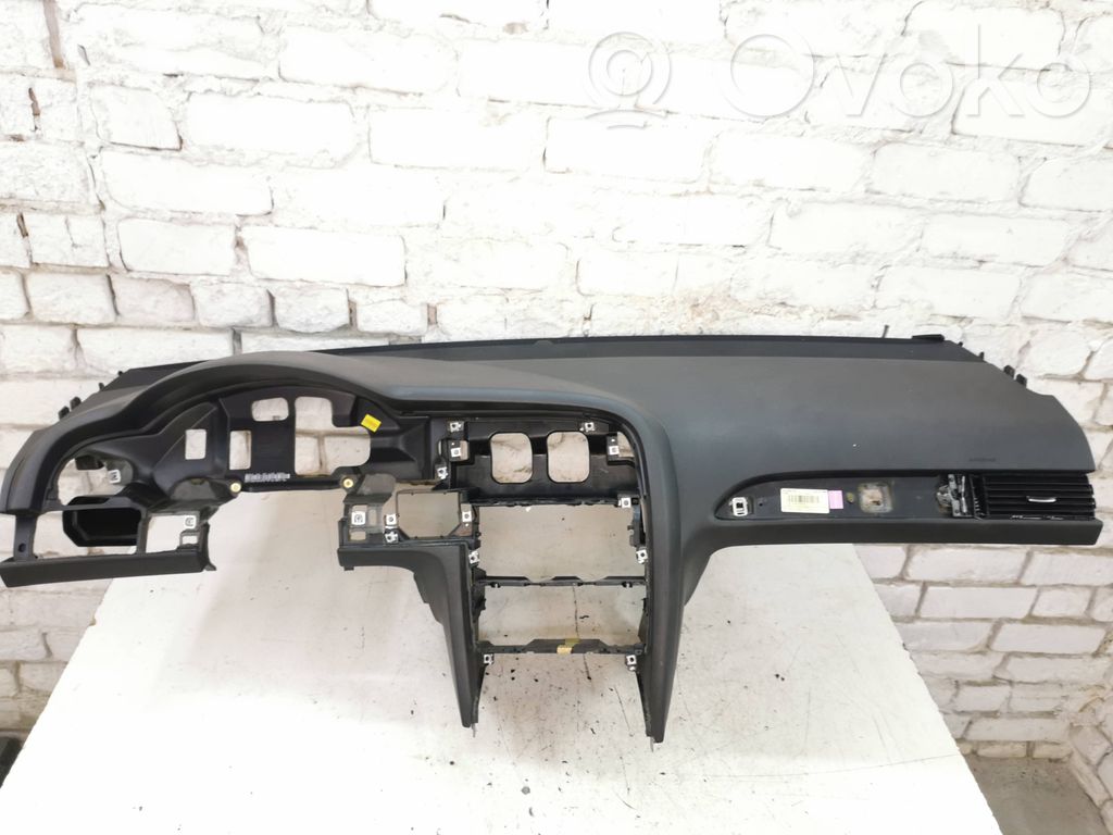 Audi A6 S6 C6 4F Panelis 