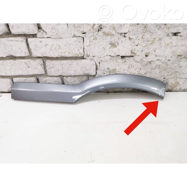 Opel Zafira A Moldura de la aleta trasera 
