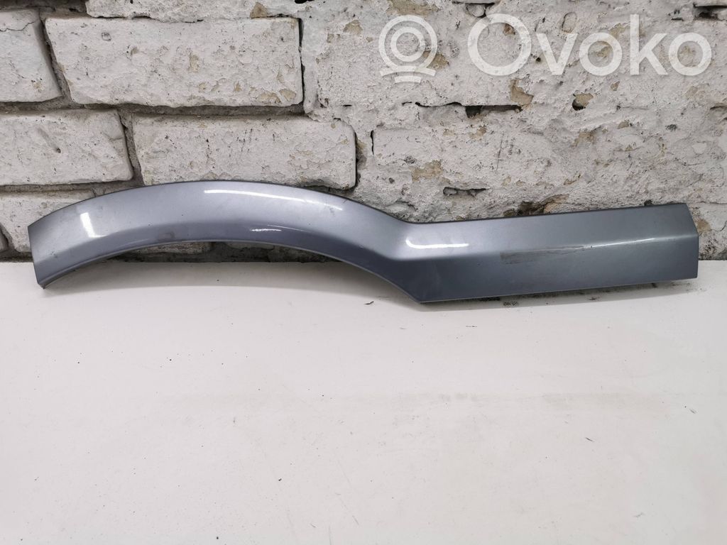 Opel Zafira A Moldura de la aleta trasera 