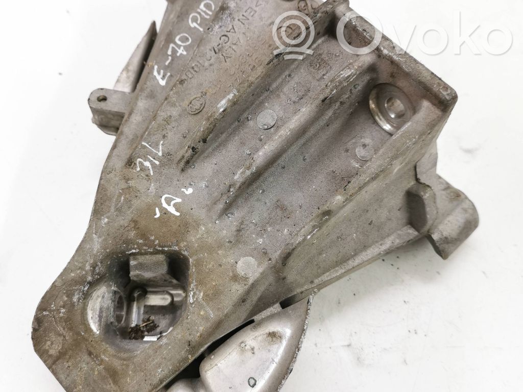 Engine mounting bracket   6790022,NAC42100,580312