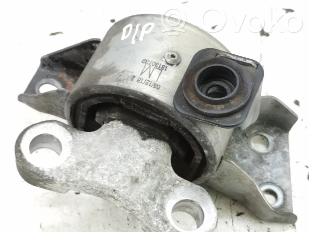 Engine mount bracket   13130739,03712182