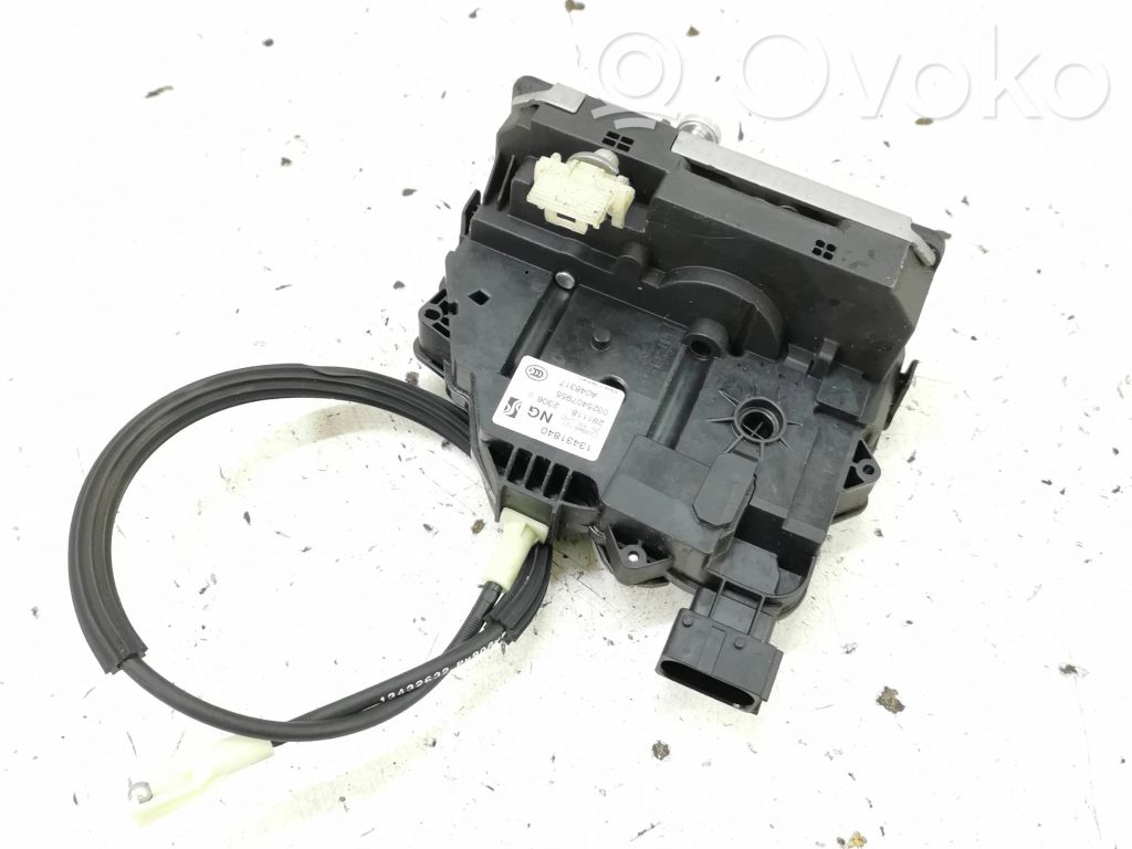 Opel Corsa E Front door lock 