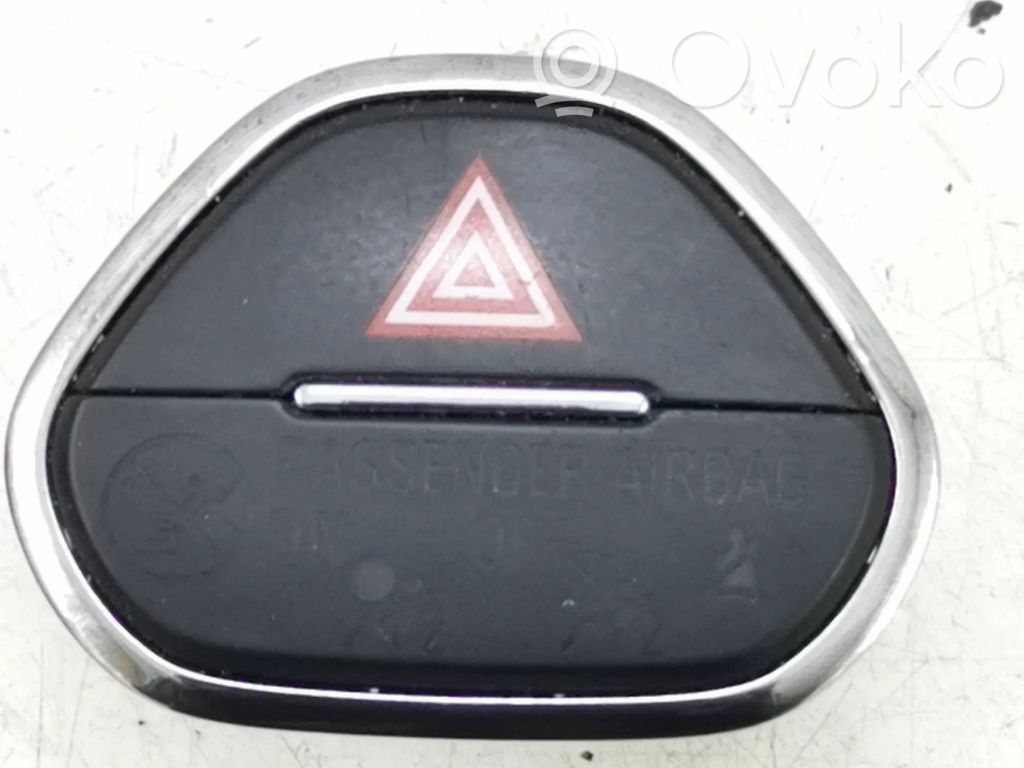 Opel Corsa E Botón interruptor de luz de peligro 