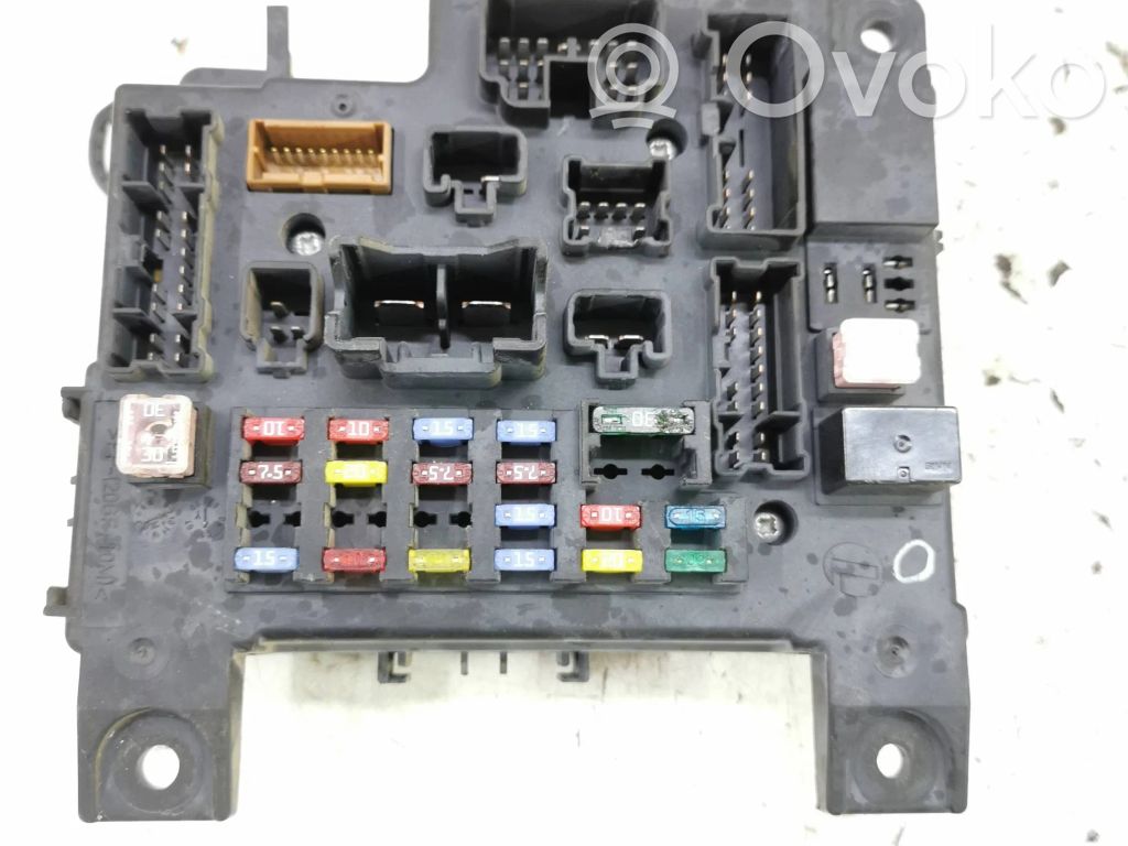 Mitsubishi Outlander Fuse module 