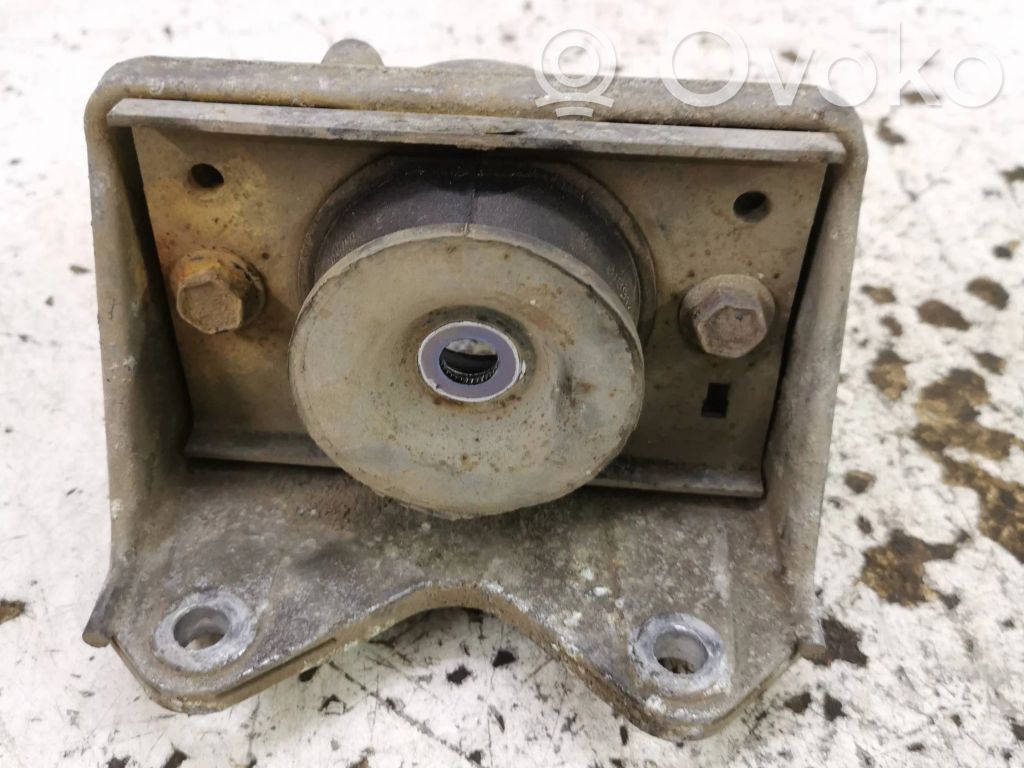 Opel Movano A Engine mount bracket 