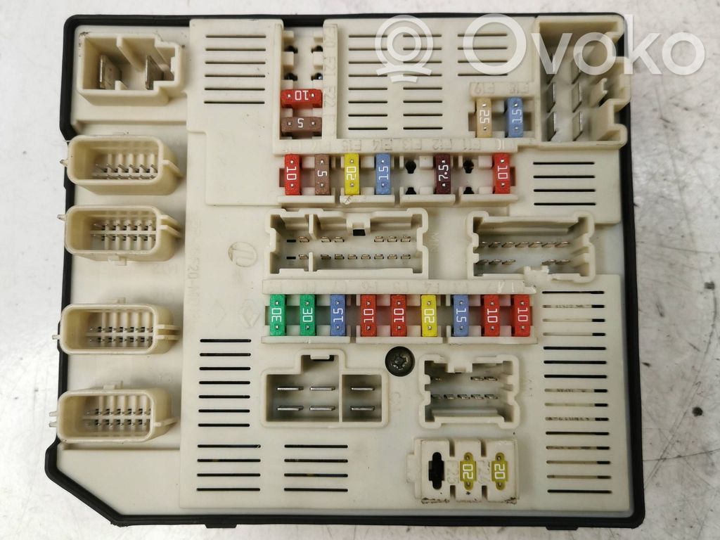 Renault Laguna III Fuse module 