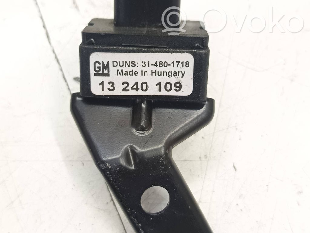Opel Insignia A Akseleracijos daviklis 