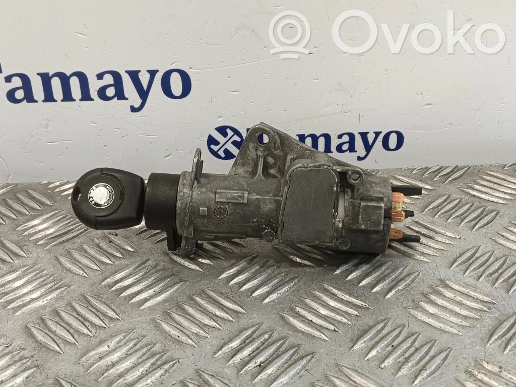 Renault Clio III Užvedimo spynelė 