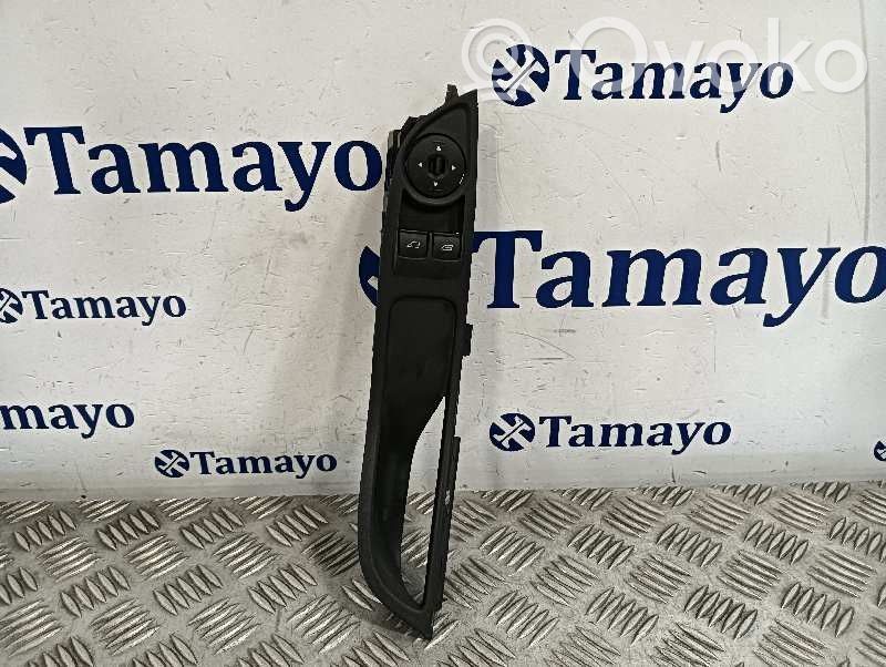 Ford Focus Electric window control switch 