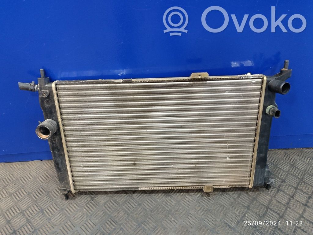 Opel Astra F Aušinimo skysčio radiatorius 
