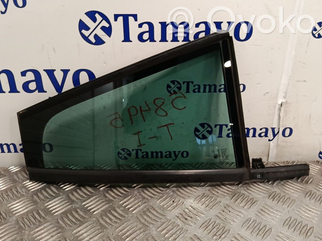 Ventanilla de ventilación de la puerta trasera   E643R006723