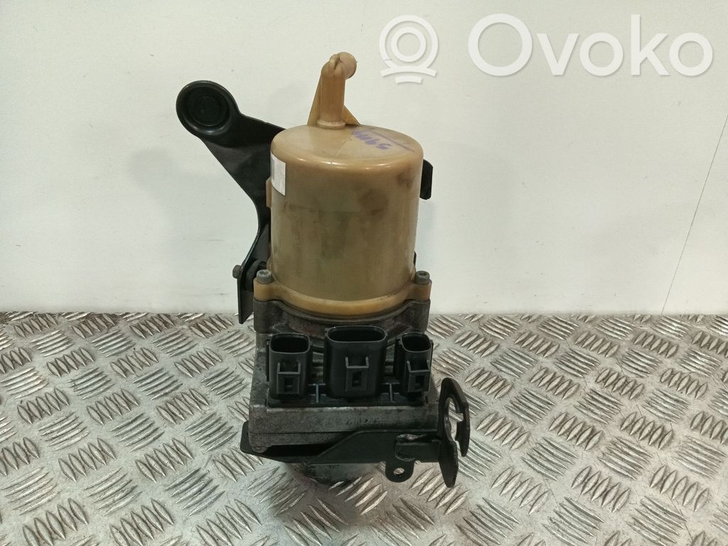 Mazda 5 Ohjaustehostimen pumppu 