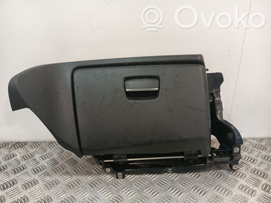 BMW 1 E81 E87 Glove box 