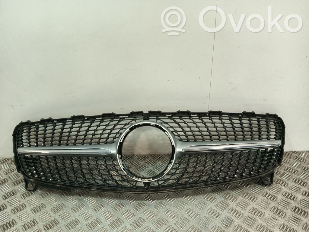Mercedes-Benz AMG GT R190 C190 Etusäleikkö
