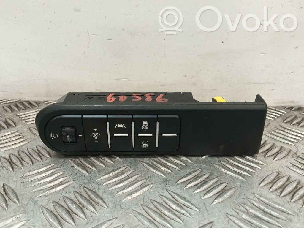 KIA Xceed Multifunctional control switch/knob 