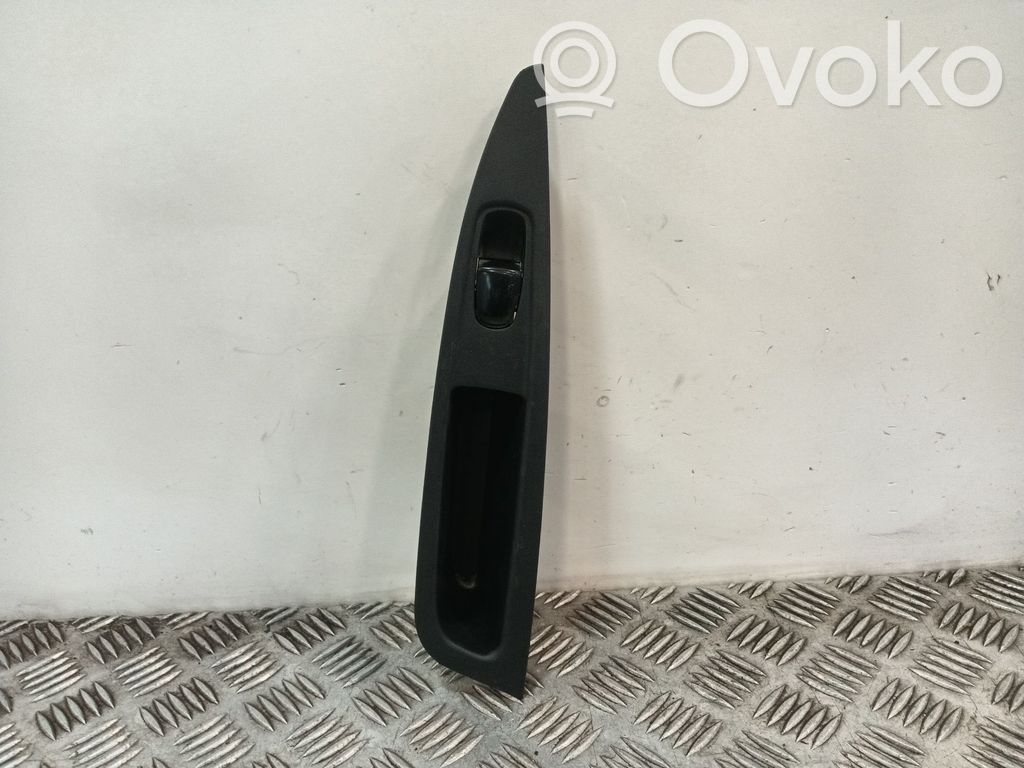 Comutator comandă geamuri electrice   829604EA0AX