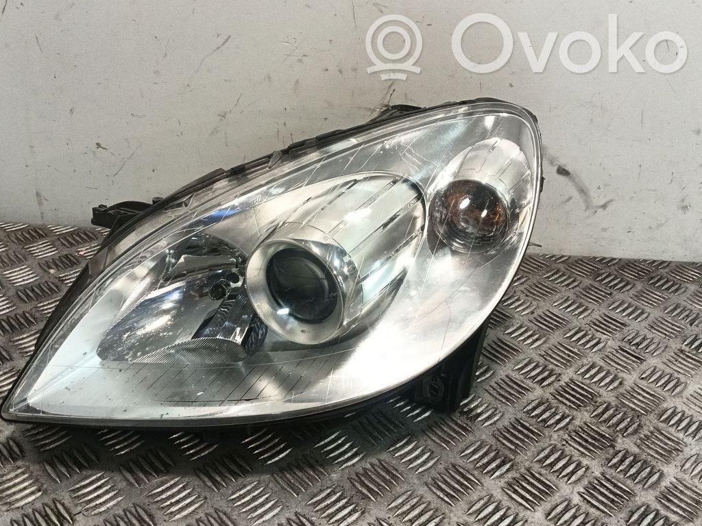 Mercedes-Benz B W245 Phare frontale 