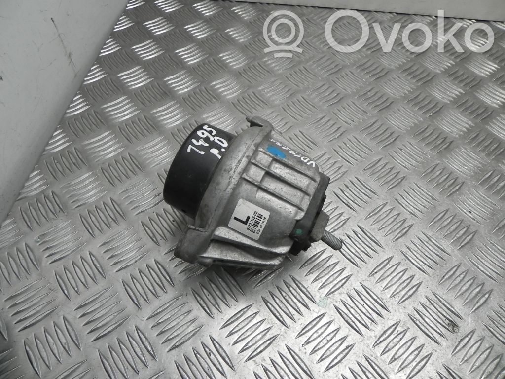Soporte de montaje del motor   6773742,VD19236,VD19236