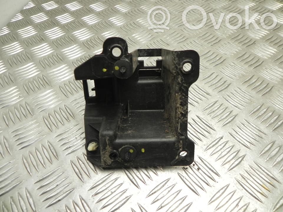 Ford B-MAX Front bumper mounting bracket 
