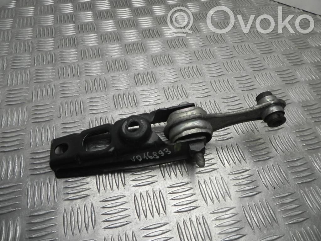 Dacia Duster Engine mount bracket 
