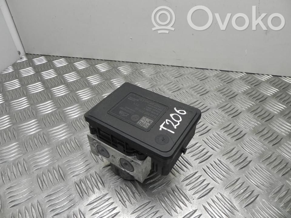 Volkswagen Golf VII Bomba de ABS 