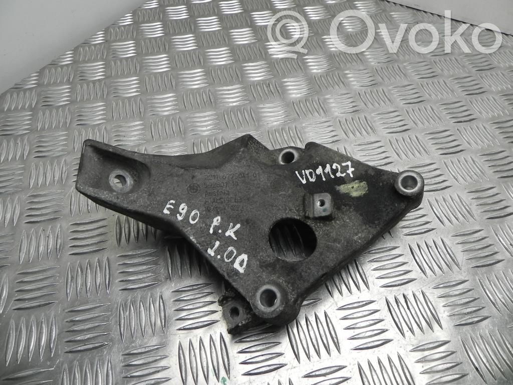 BMW 1 E81 E87 Engine mounting bracket 