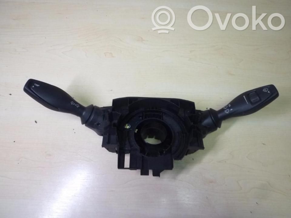Ford Fiesta Interruptor/palanca de limpiador de luz de giro 
