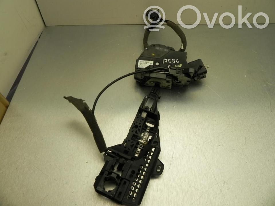 Renault Captur Loading door lock 