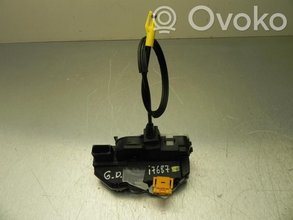 Loading door lock   13H24,I7687,I7687