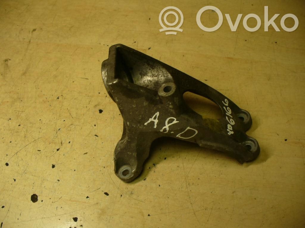 Audi A8 S8 D3 4E Moottorin kiinnikekorvake (käytetyt) 