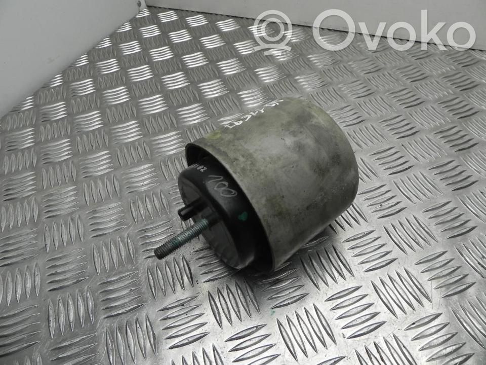 Volkswagen Phaeton Engine mount bracket 