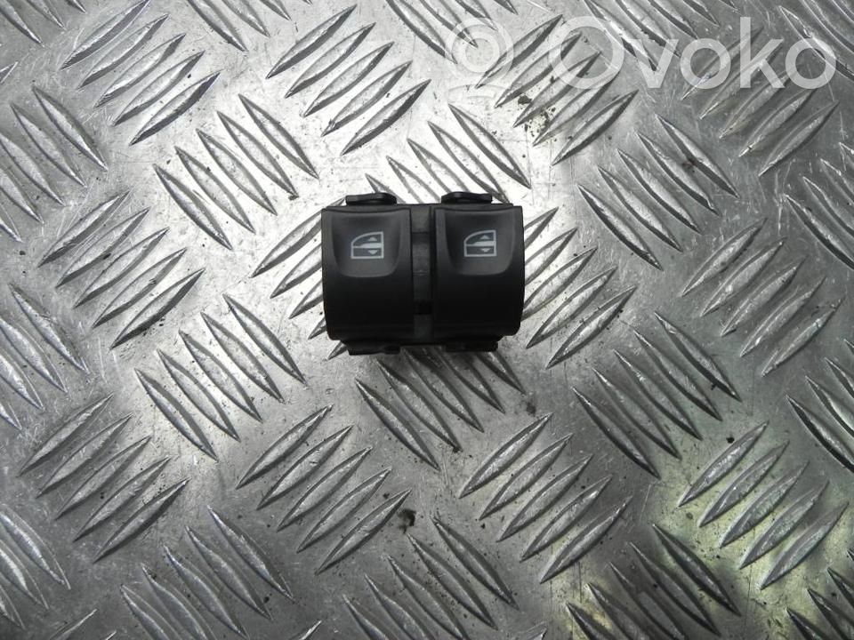 Renault Clio IV Electric window control switch 
