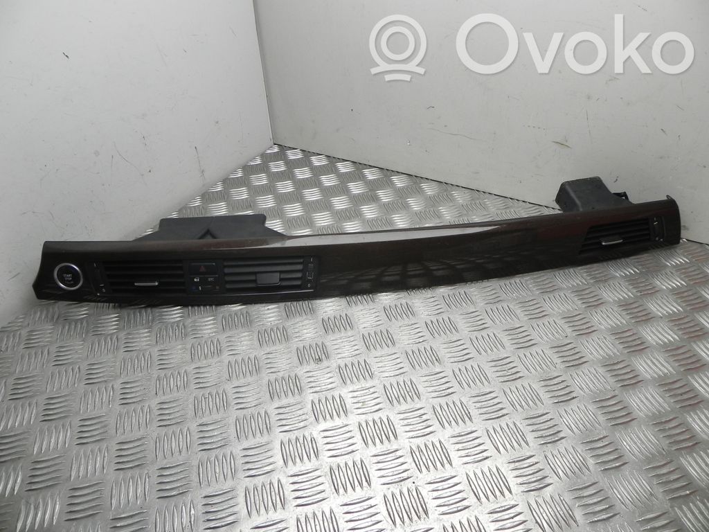 BMW 3 E90 E91 Dysze / Kratki środkowego nawiewu deski rozdzielczej 