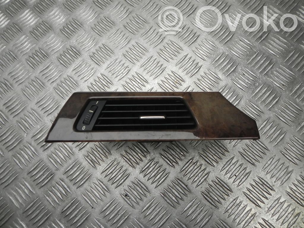 Grille d'aération arrière   9130459,L1946